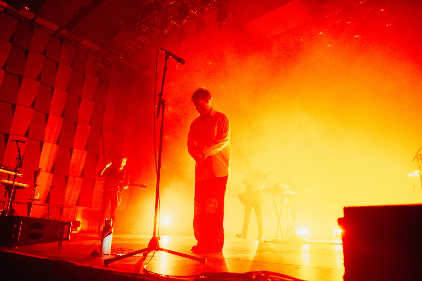 Nothing But Thieves se vrátili do Prahy. I přes vypadnutý zvuk předvedli skvělou show