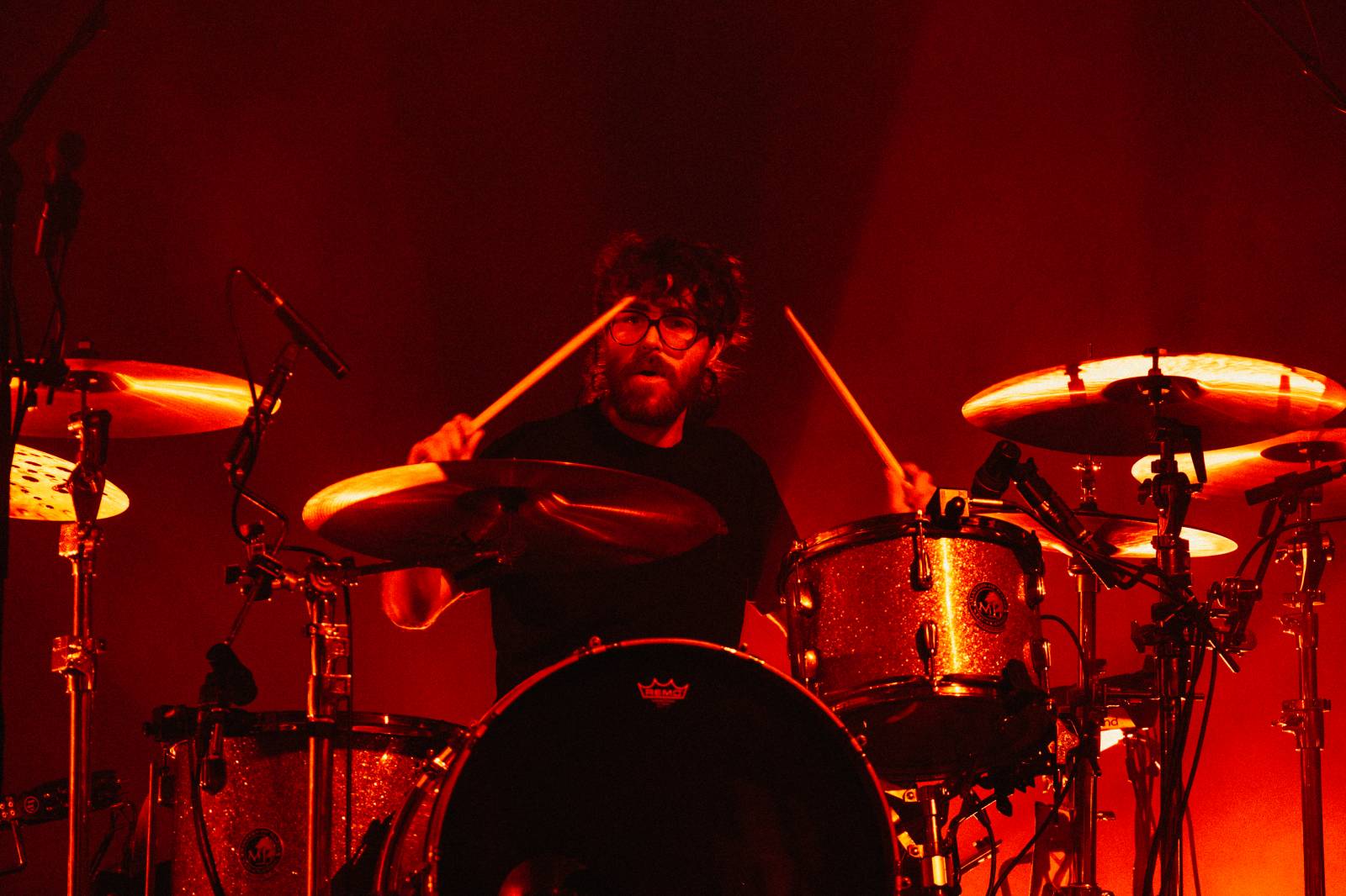 Nothing But Thieves se vrátili do Prahy. I přes vypadnutý zvuk předvedli skvělou show