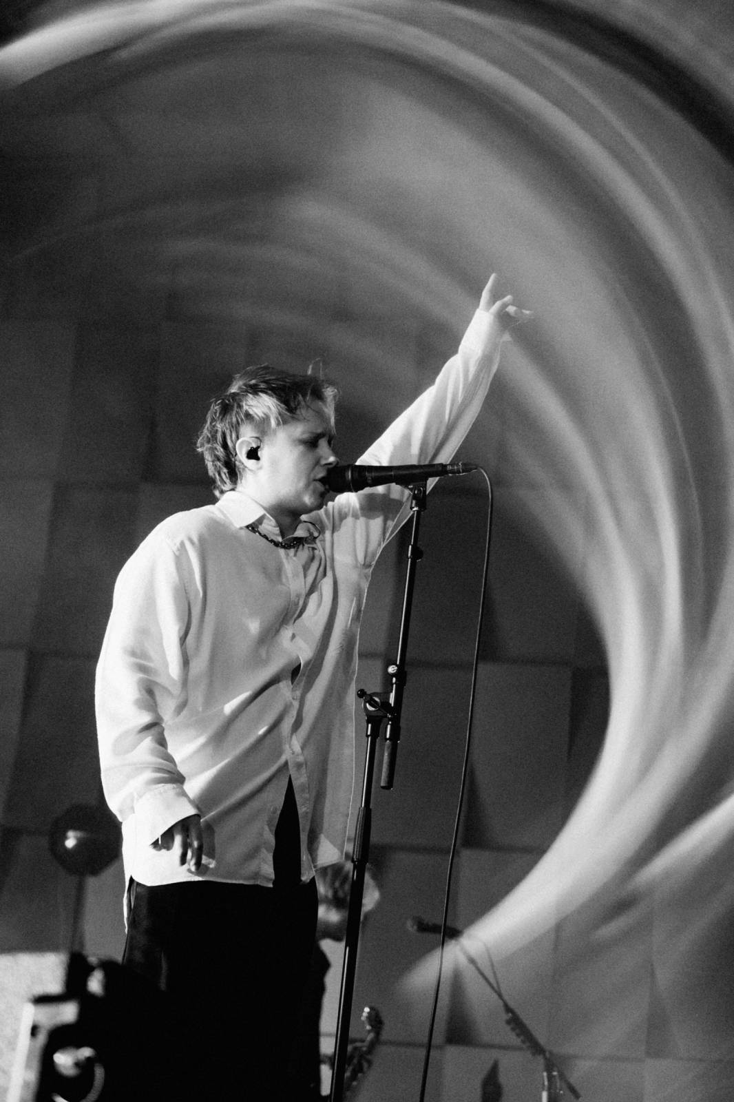 Nothing But Thieves se vrátili do Prahy. I přes vypadnutý zvuk předvedli skvělou show