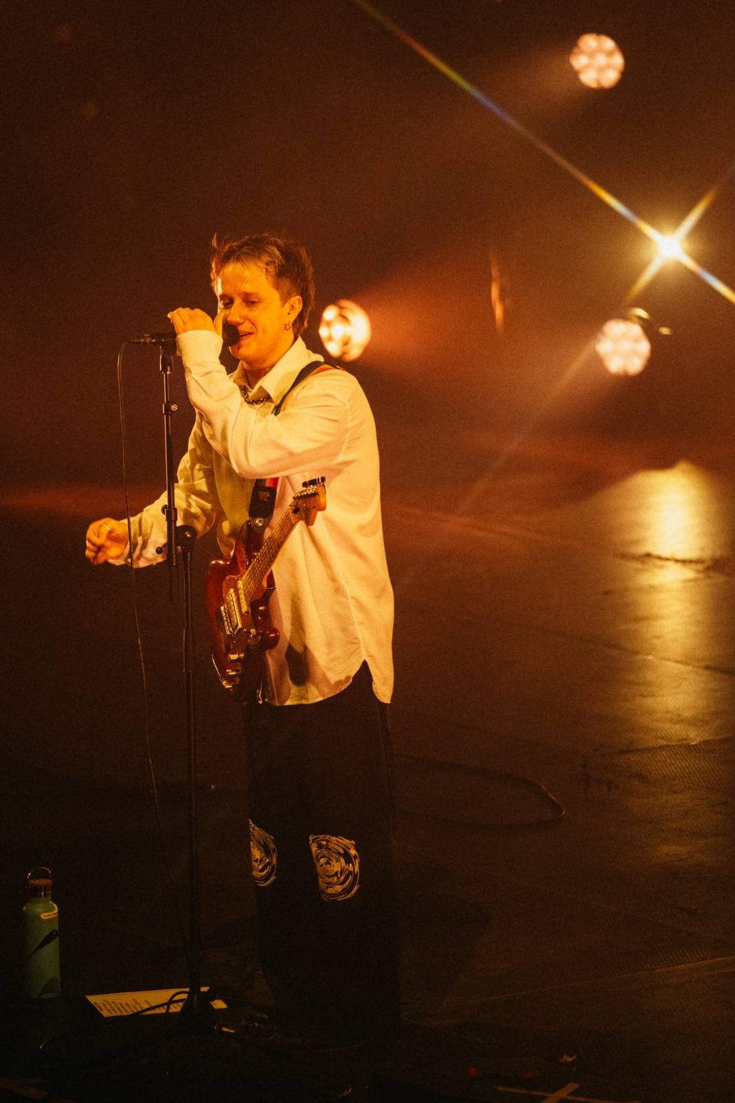 Nothing But Thieves se vrátili do Prahy. I přes vypadnutý zvuk předvedli skvělou show