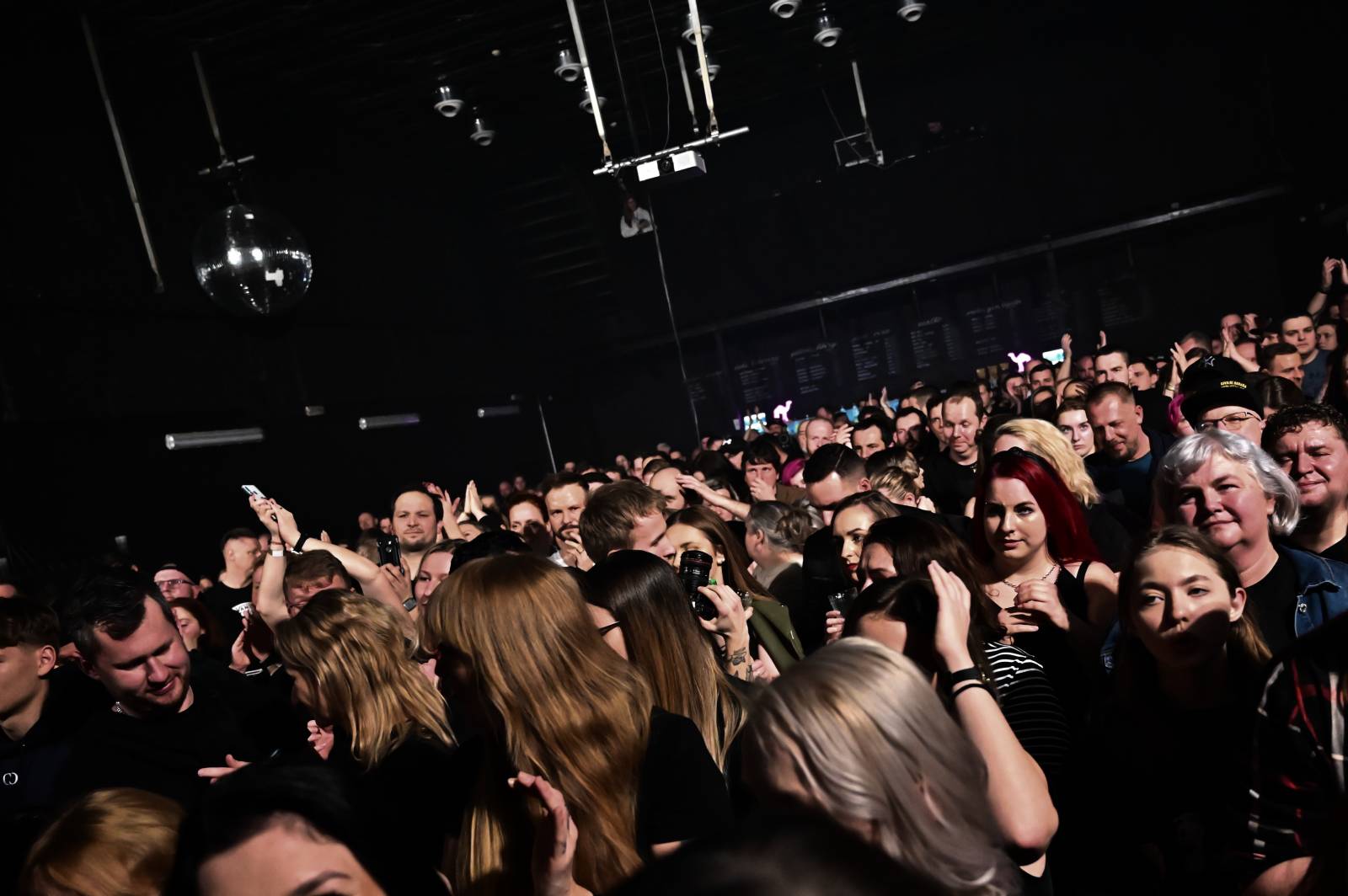 Civilní Obrana oslavila v Brně plnoletost, přála jí herečka Denisa Nesvačilová