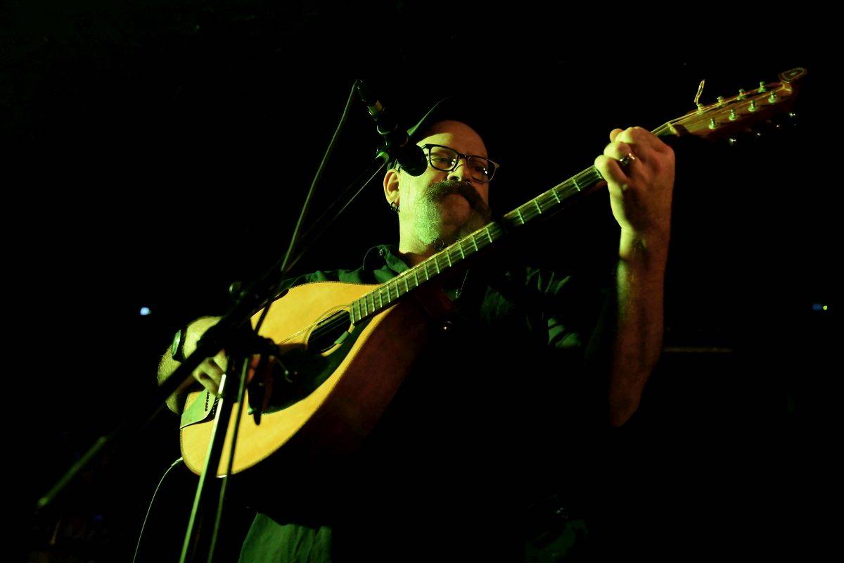 Pražským Rock Café zněly námořnické písně bristolských The Longest Johns