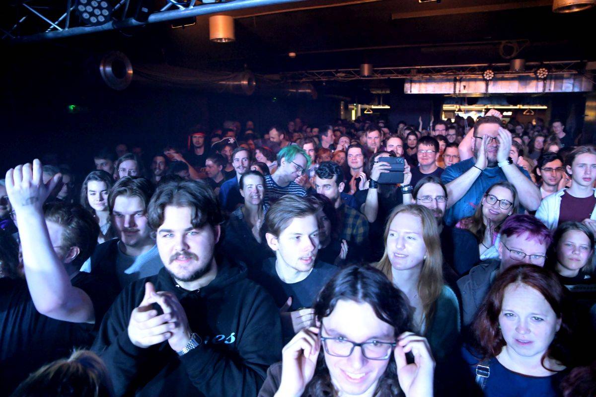 Pražským Rock Café zněly námořnické písně bristolských The Longest Johns