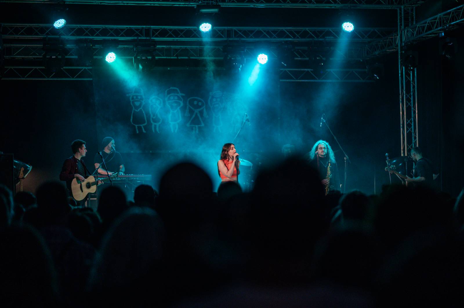 Kateřina Marie Tichá a Bandjeez vyprodali ostravský Barrák