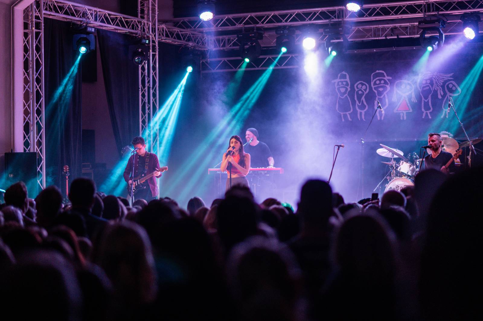 Kateřina Marie Tichá a Bandjeez vyprodali ostravský Barrák