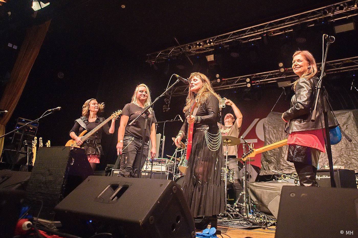 Citron a Metalinda se vrací v plné síle, rozpálili fanoušky v plzeňské Šeříkovce