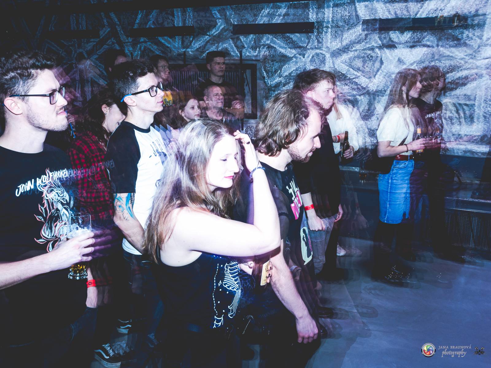 John Wolfhooker rozjeli v Plzni moshpit, předskakovali jim .themayrevolution