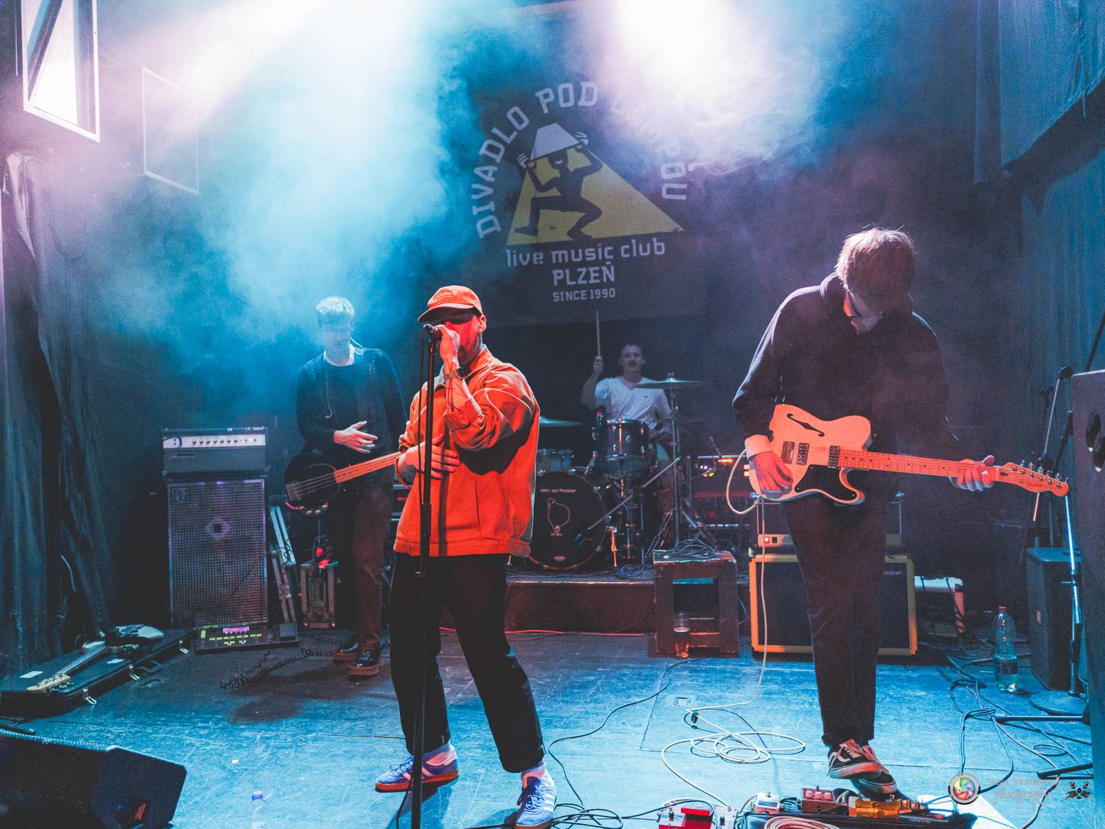 John Wolfhooker rozjeli v Plzni moshpit, předskakovali jim .themayrevolution