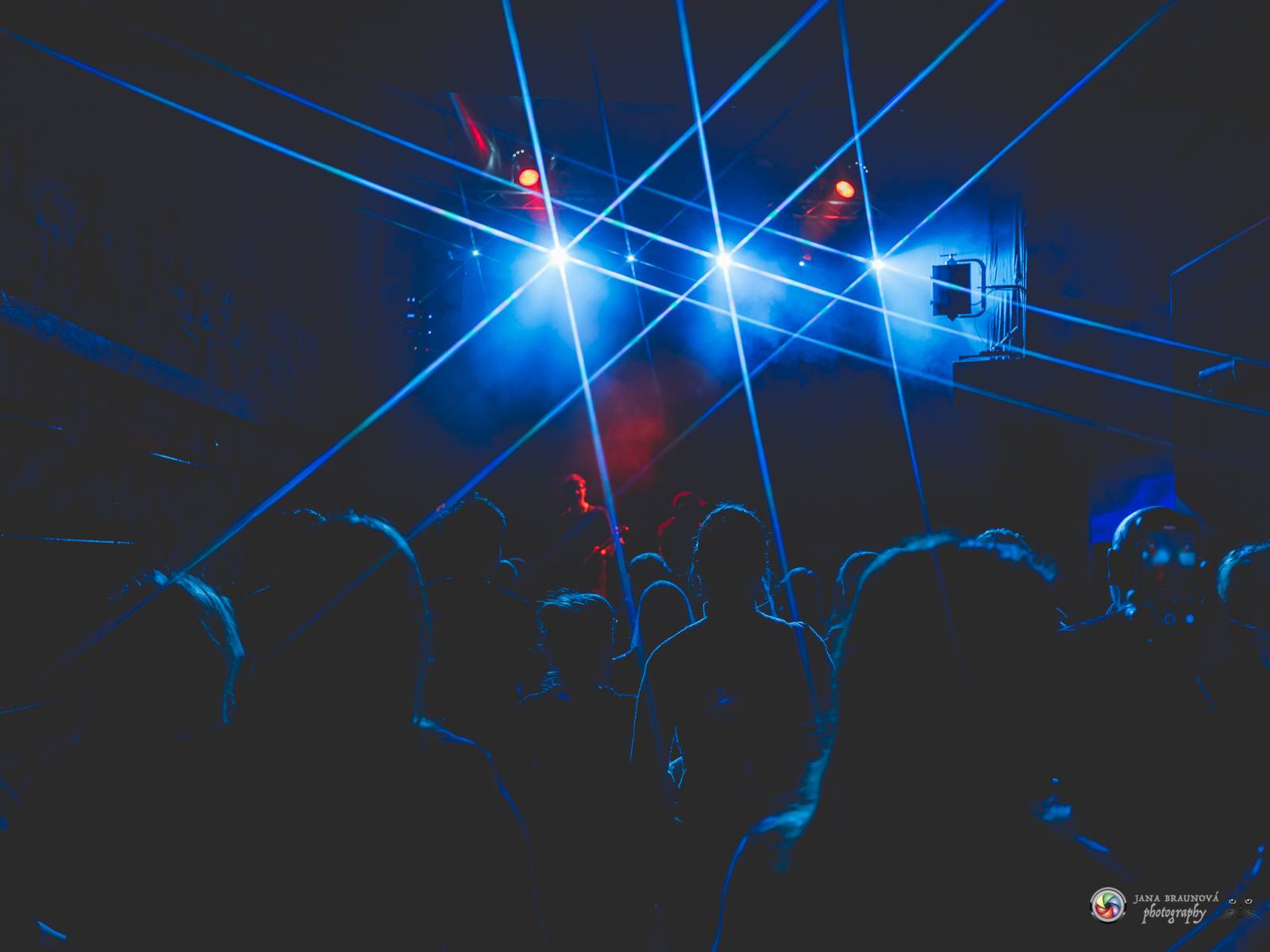 John Wolfhooker rozjeli v Plzni moshpit, předskakovali jim .themayrevolution