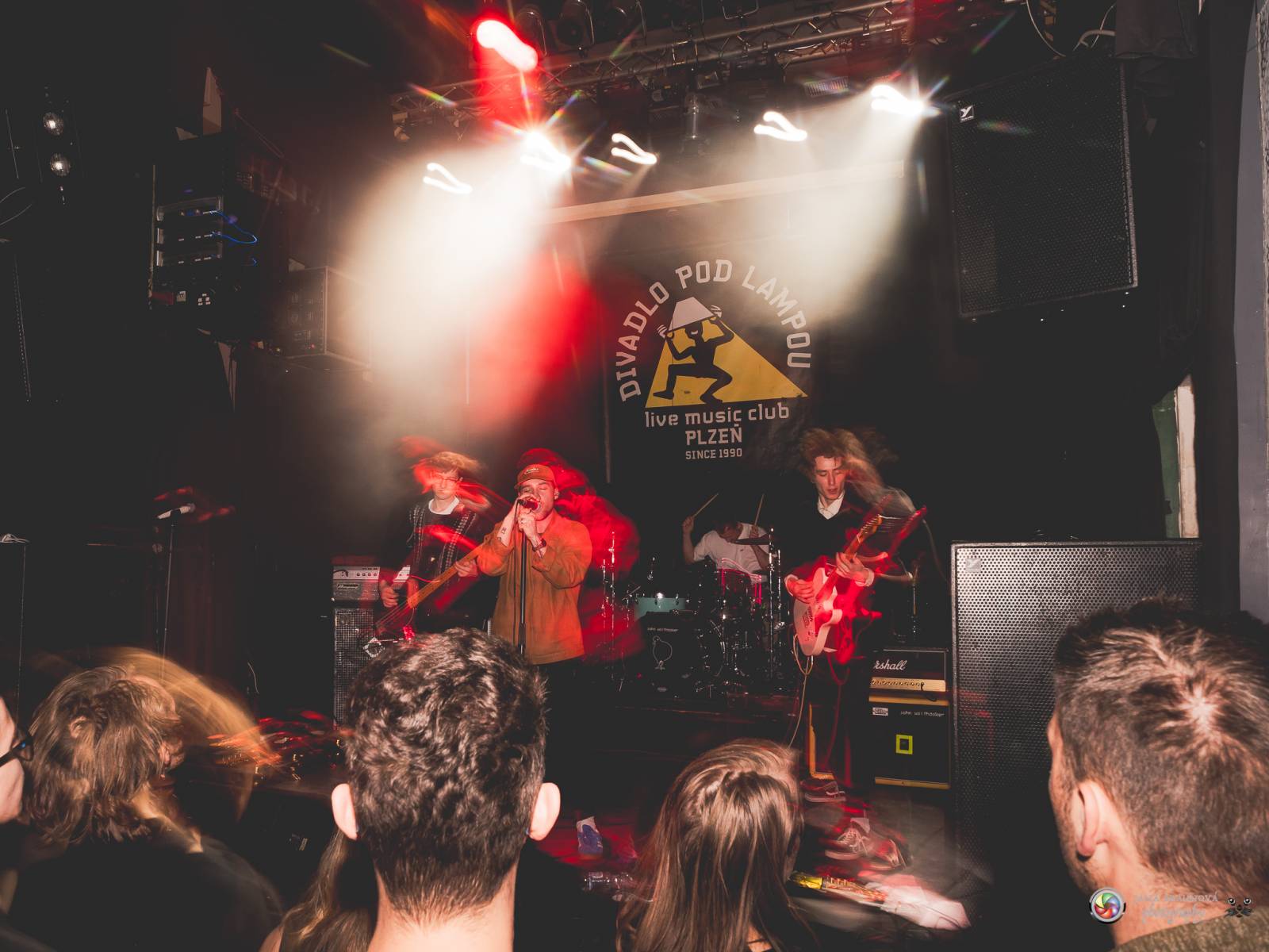 John Wolfhooker rozjeli v Plzni moshpit, předskakovali jim .themayrevolution