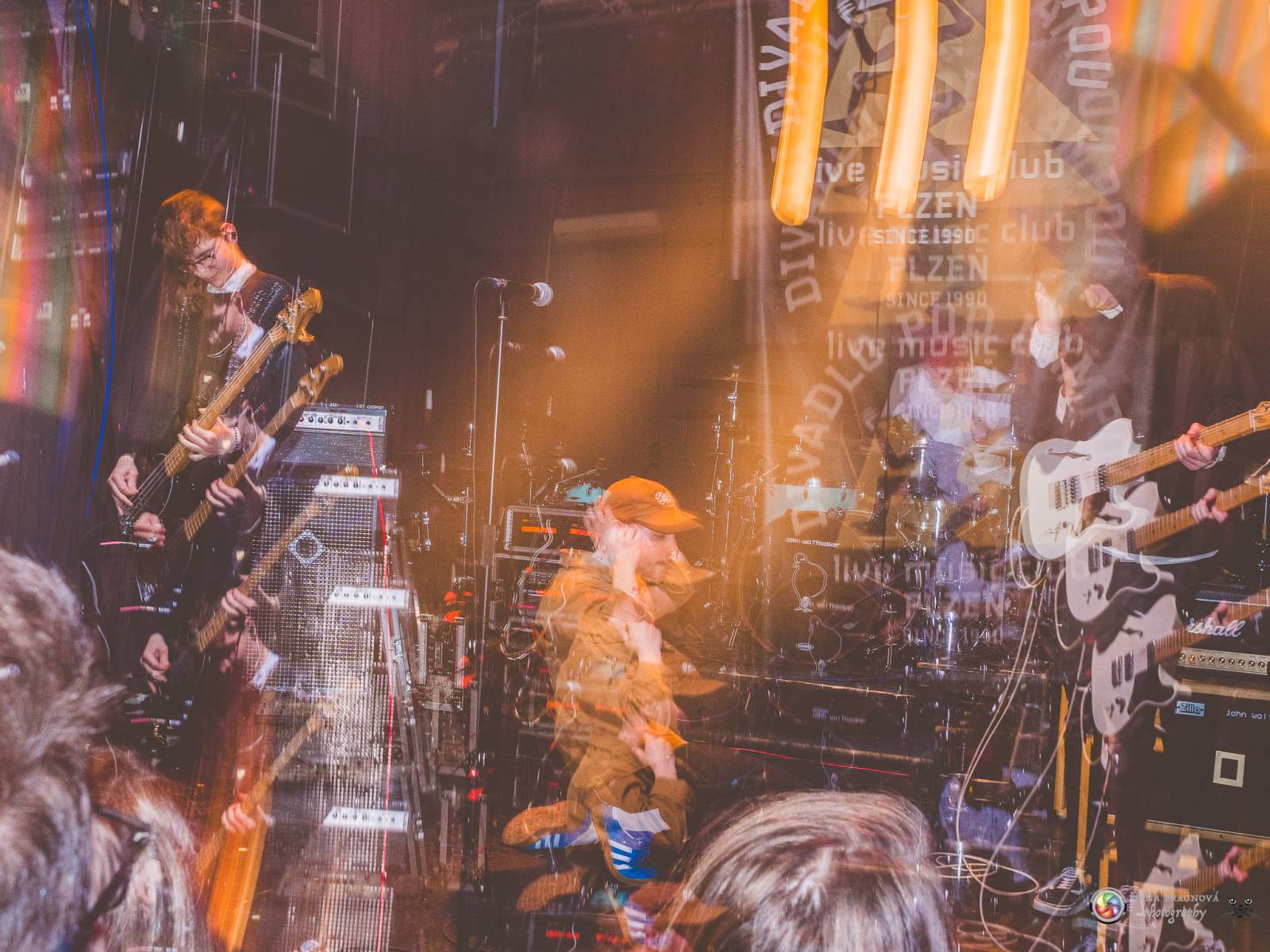 John Wolfhooker rozjeli v Plzni moshpit, předskakovali jim .themayrevolution