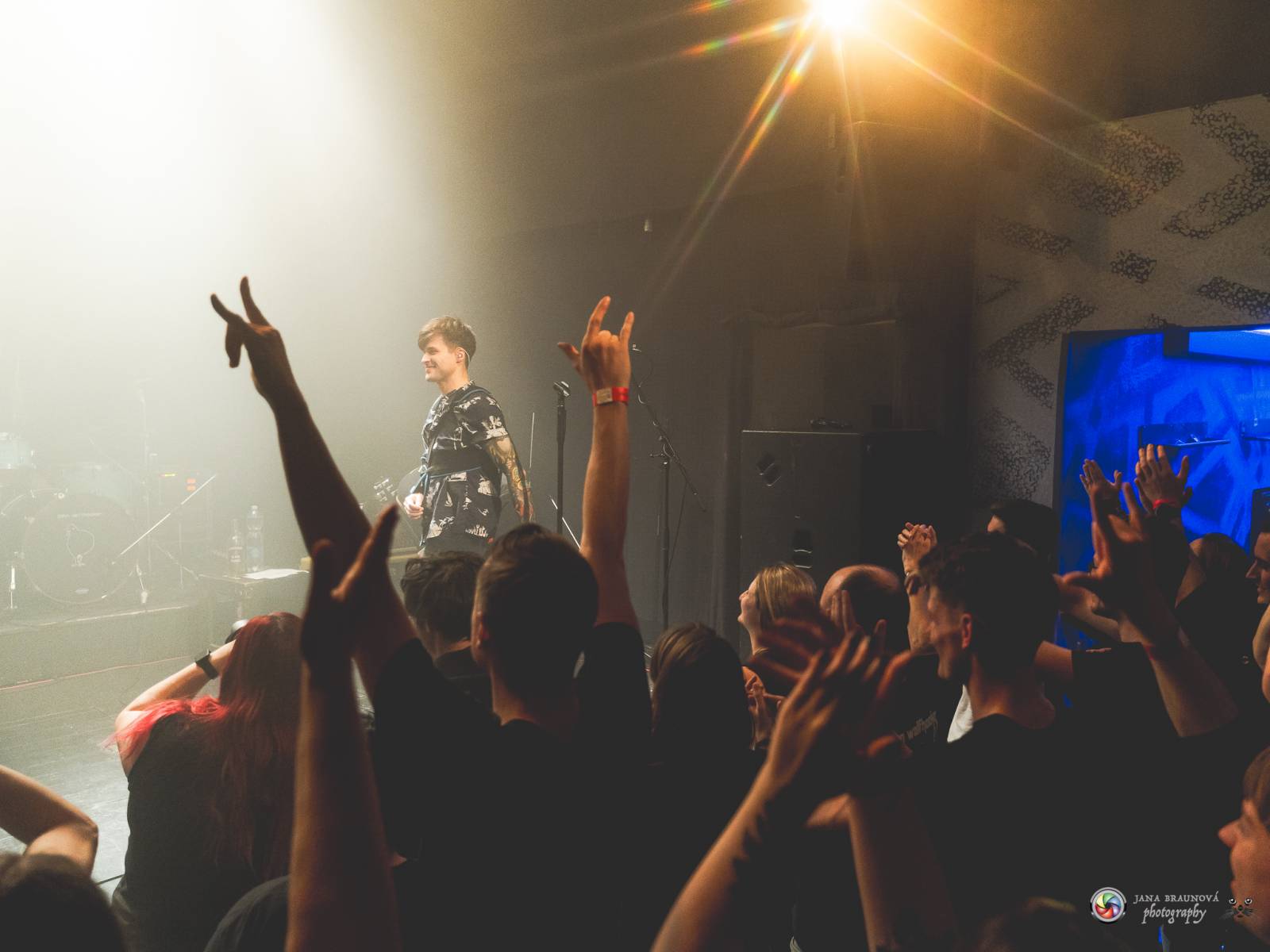 John Wolfhooker rozjeli v Plzni moshpit, předskakovali jim .themayrevolution