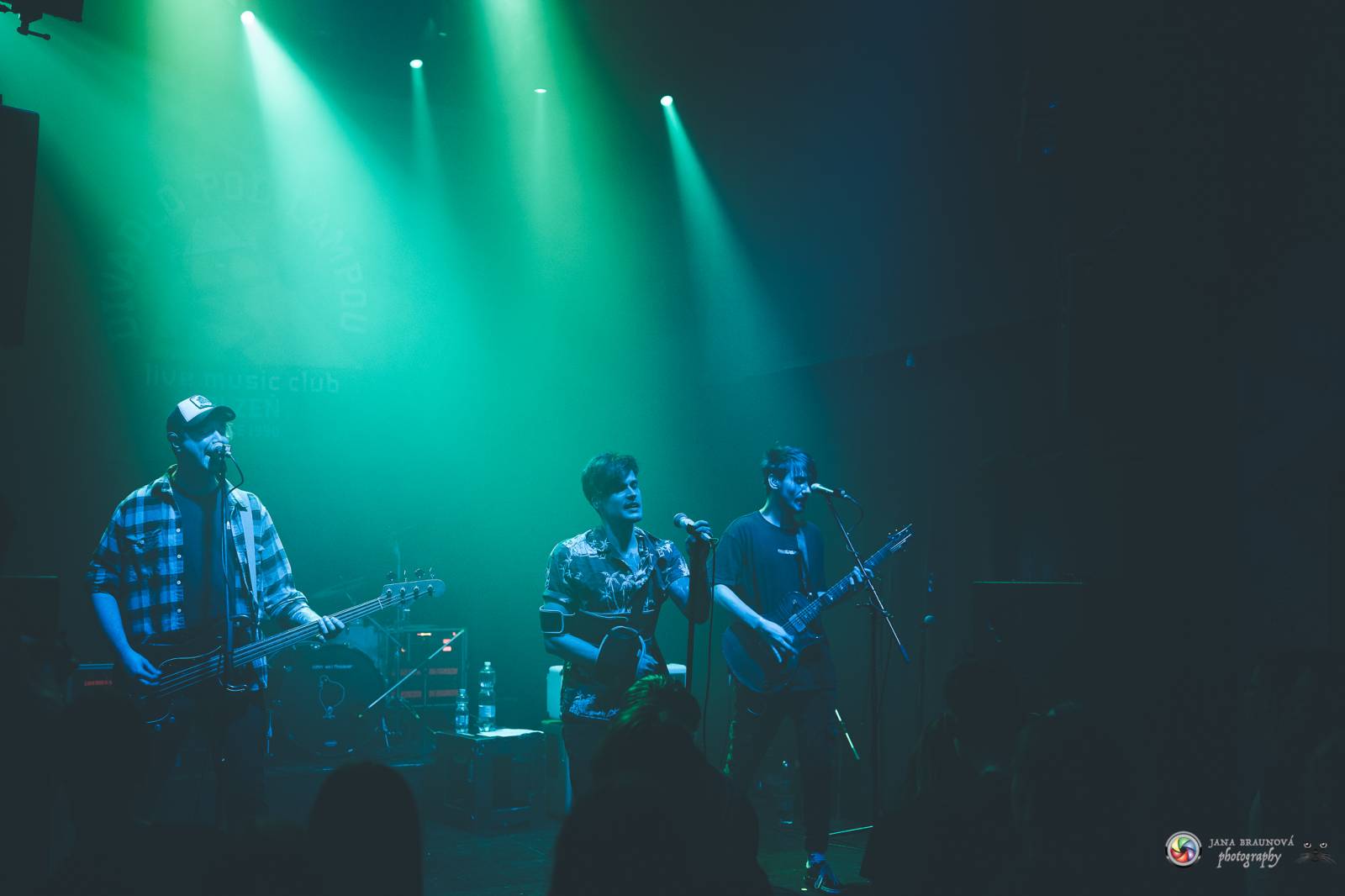 John Wolfhooker rozjeli v Plzni moshpit, předskakovali jim .themayrevolution