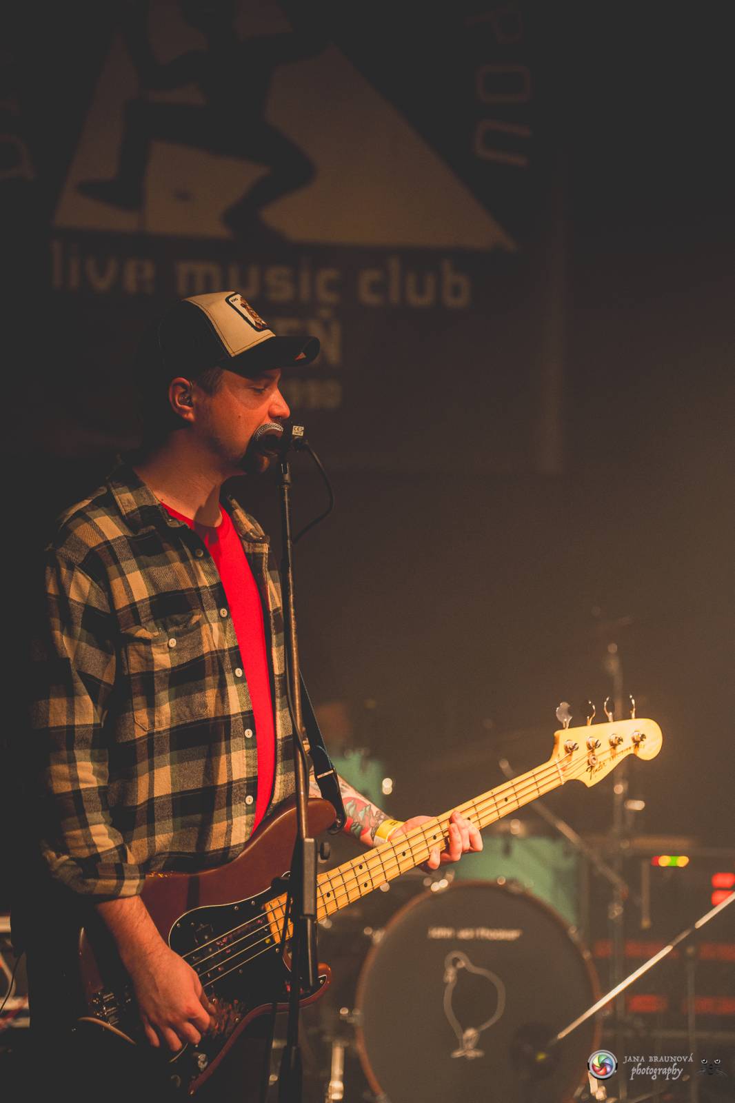 John Wolfhooker rozjeli v Plzni moshpit, předskakovali jim .themayrevolution