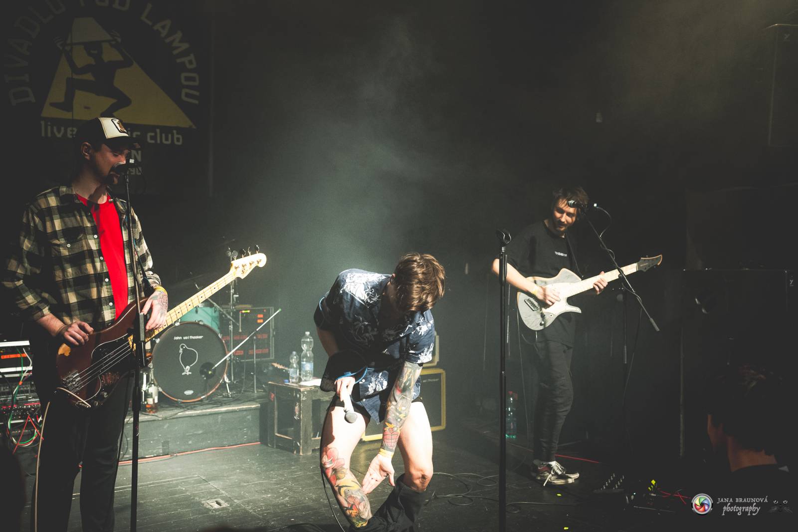 John Wolfhooker rozjeli v Plzni moshpit, předskakovali jim .themayrevolution