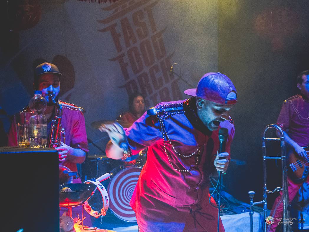 Fast Food Orchestra přivezla do Plzně své Bistro snů