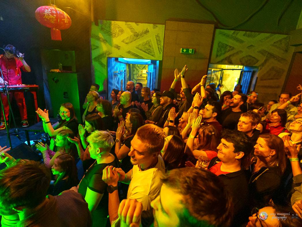 Fast Food Orchestra přivezla do Plzně své Bistro snů