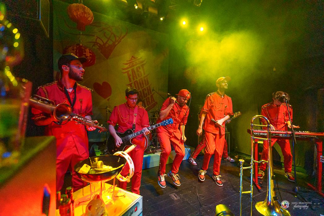 Fast Food Orchestra přivezla do Plzně své Bistro snů