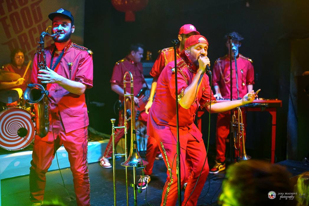 Fast Food Orchestra přivezla do Plzně své Bistro snů