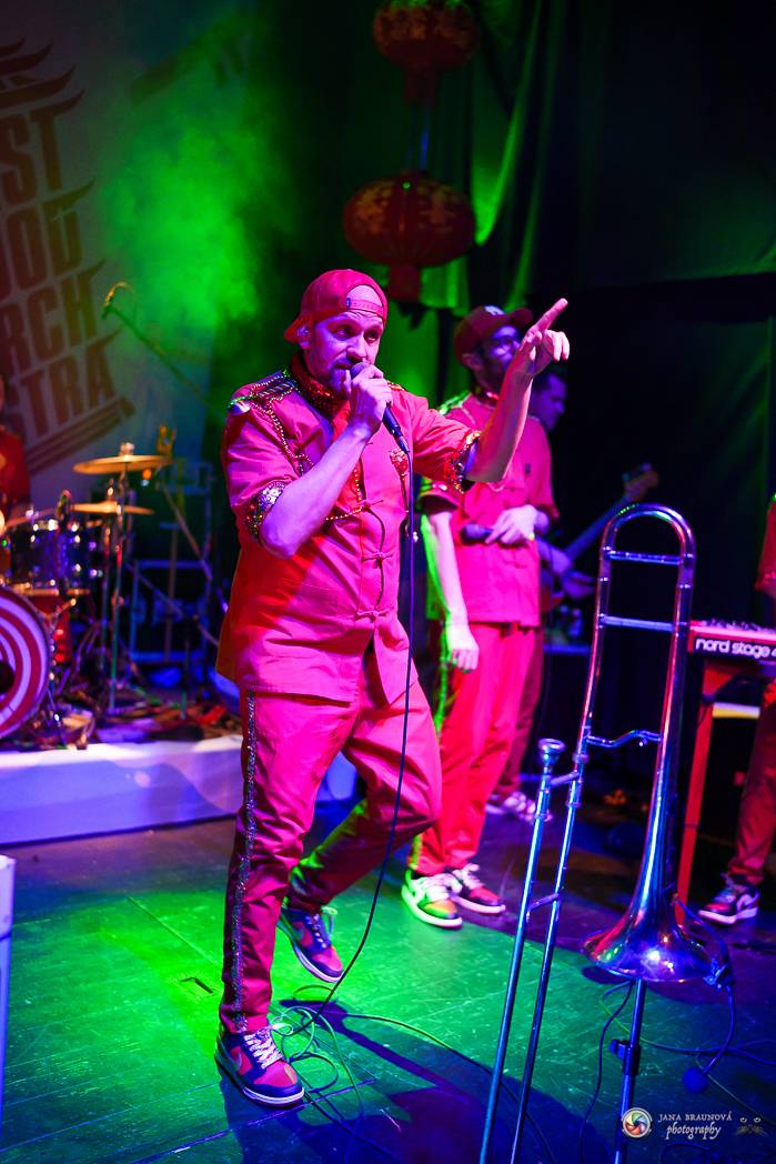 Fast Food Orchestra přivezla do Plzně své Bistro snů