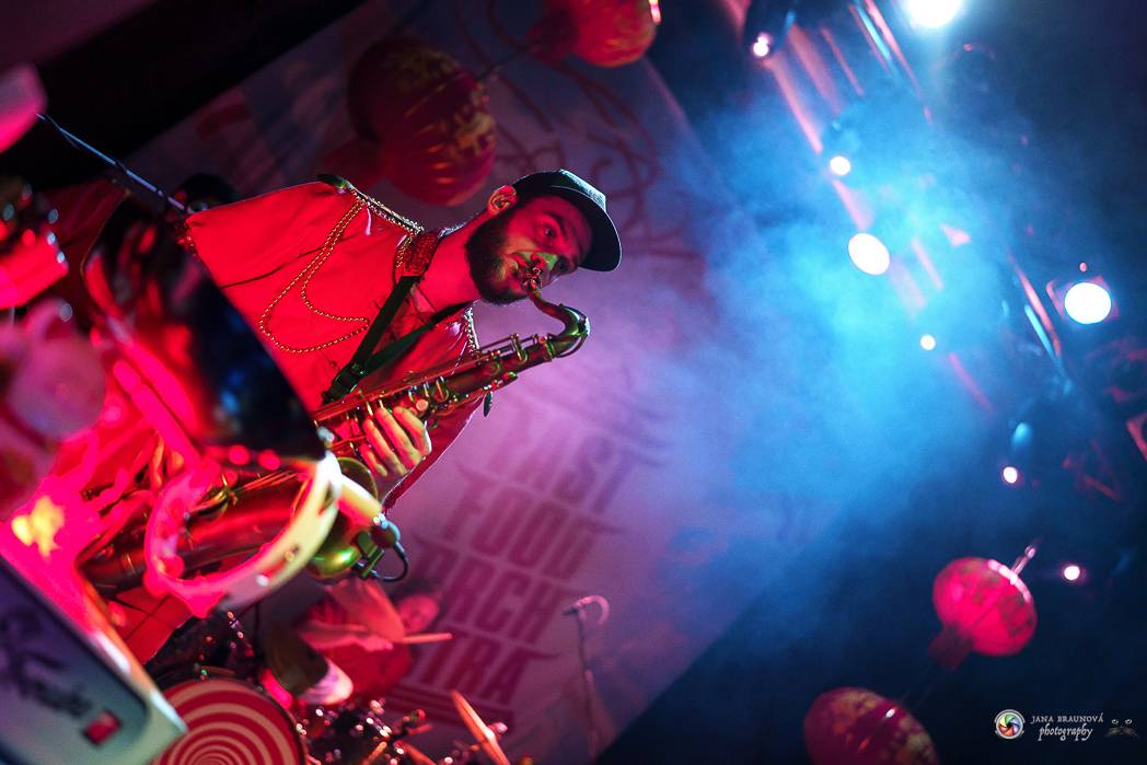 Fast Food Orchestra přivezla do Plzně své Bistro snů