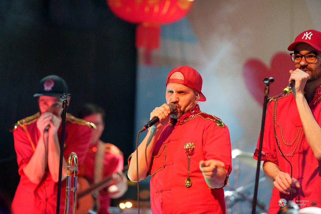 Fast Food Orchestra přivezla do Plzně své Bistro snů