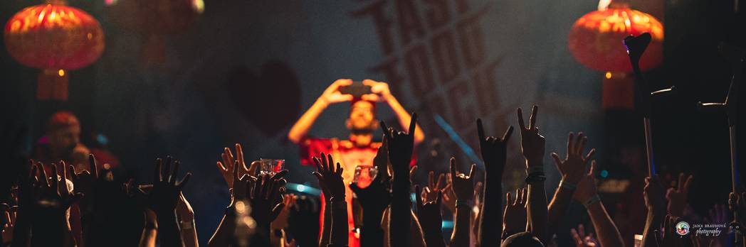 Fast Food Orchestra přivezla do Plzně své Bistro snů