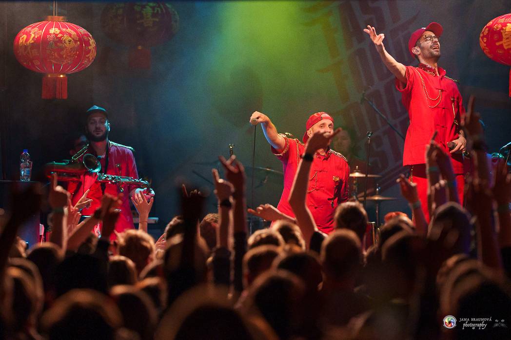 Fast Food Orchestra přivezla do Plzně své Bistro snů