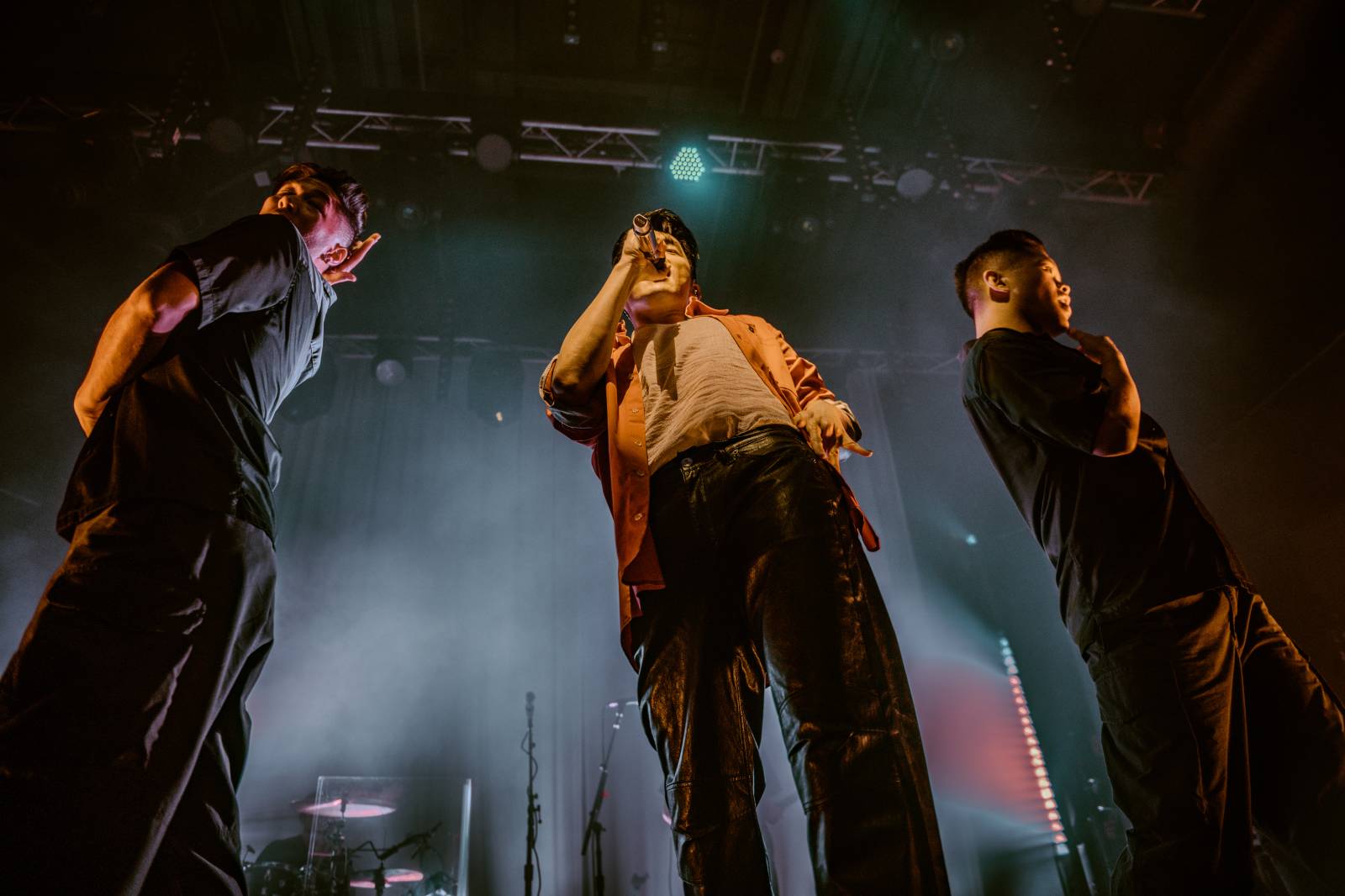 Dámy mu ležely u nohou. Charismatický Eric Nam poprvé zahrál v Česku