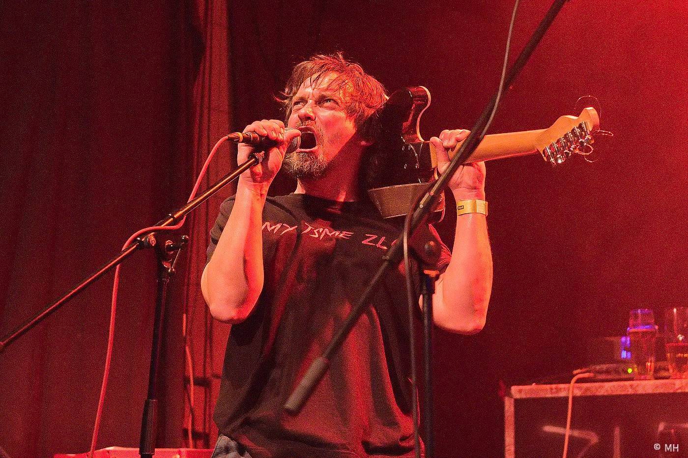 Absolutní neklid se vrátil do Plzně, dorazil se Zlem z Jihu