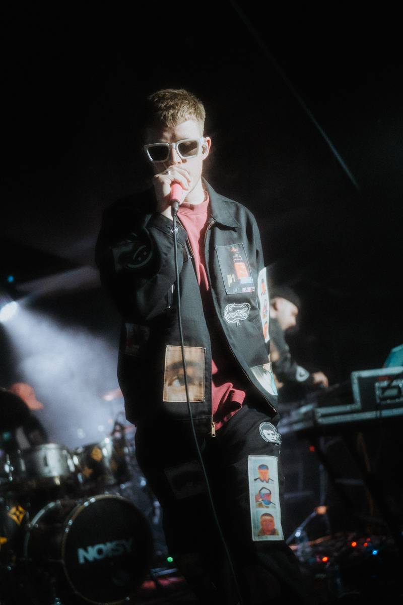 Yonaka dorazila do Prahy. Frontmanka přišla o hlas, zaskočili za ni fanoušci