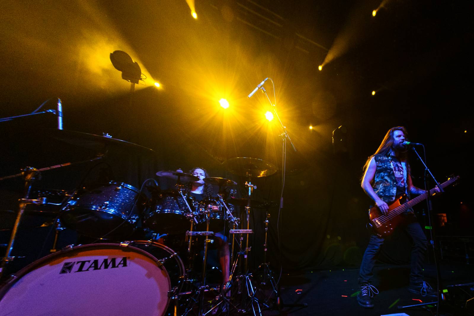 Avatar přivezl do Prahy svůj metalový cirkus, zpěvák vyráběl zvířátka z balónků