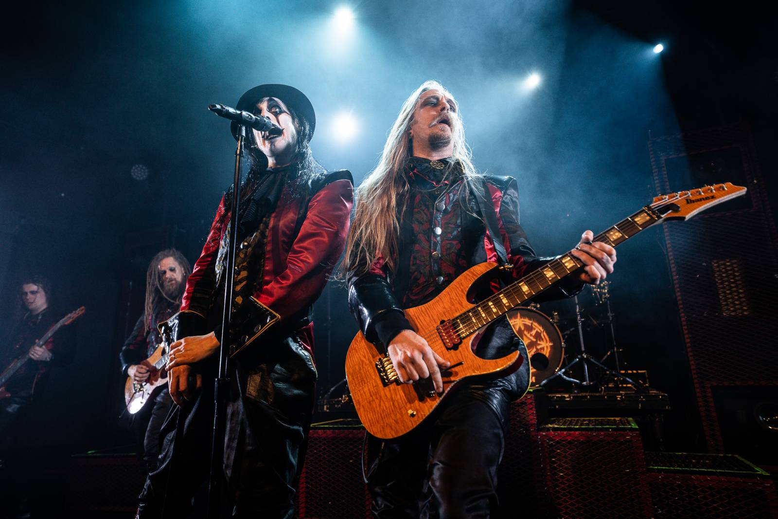 Avatar přivezl do Prahy svůj metalový cirkus, zpěvák vyráběl zvířátka z balónků