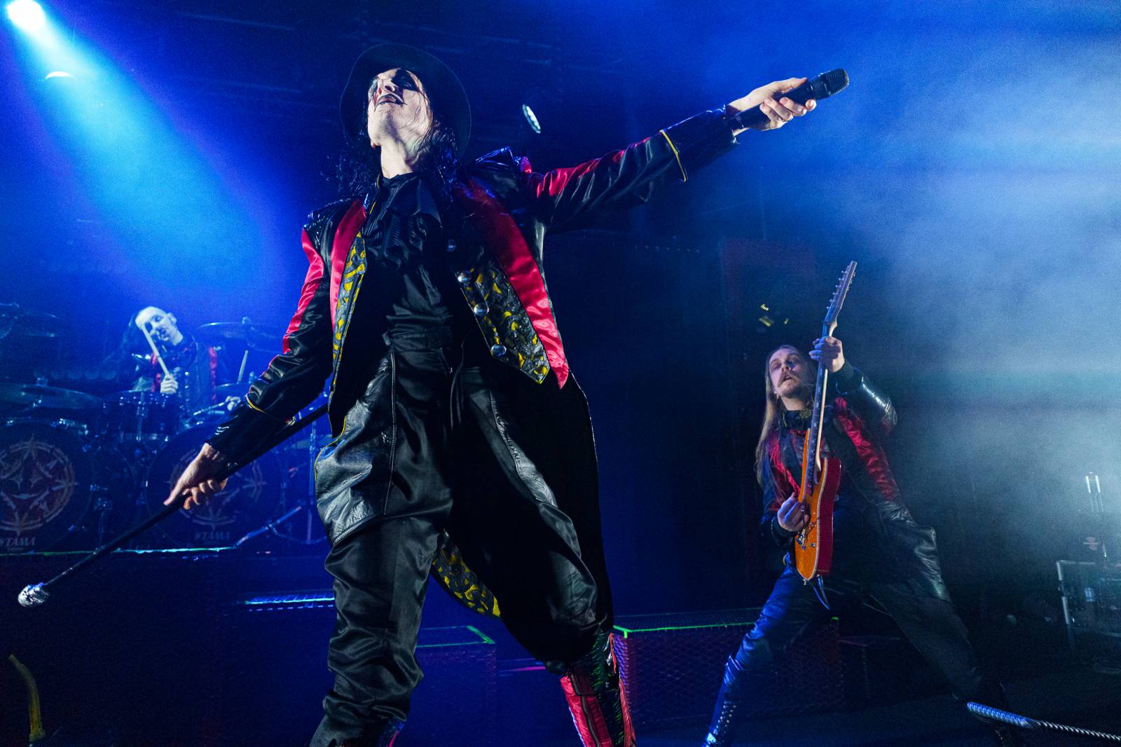 Avatar přivezl do Prahy svůj metalový cirkus, zpěvák vyráběl zvířátka z balónků