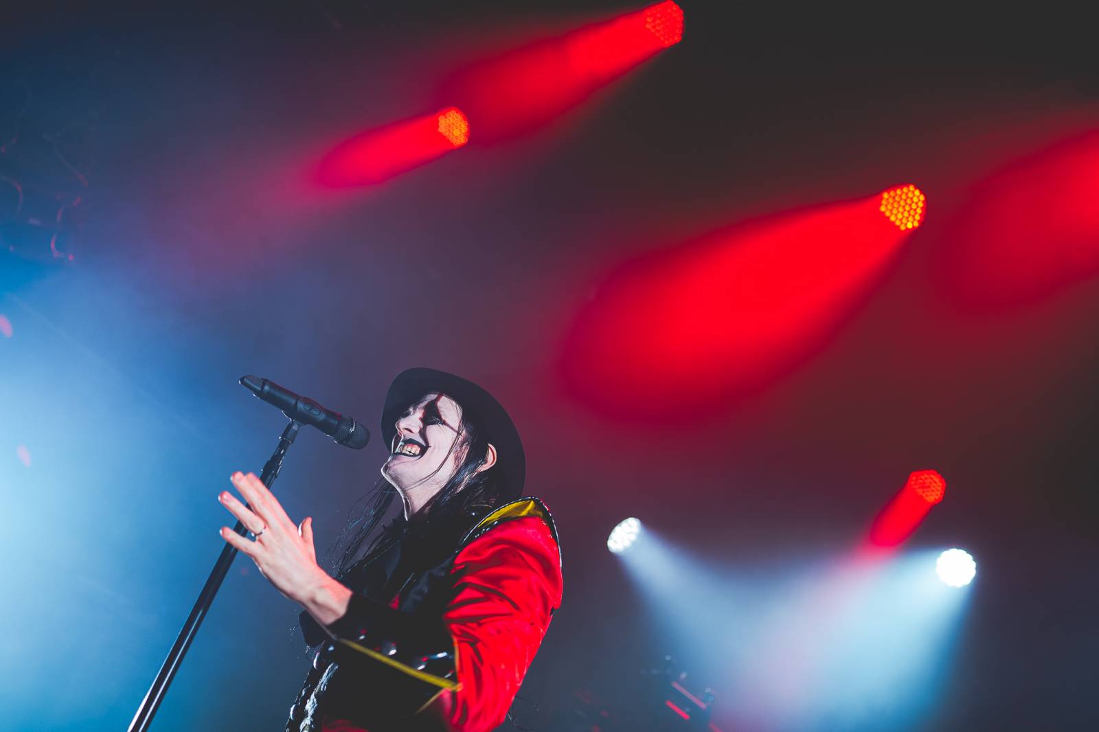 Avatar přivezl do Prahy svůj metalový cirkus, zpěvák vyráběl zvířátka z balónků