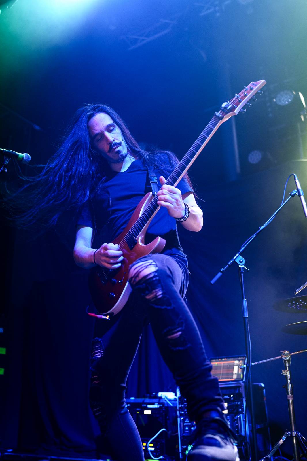 Avatar přivezl do Prahy svůj metalový cirkus, zpěvák vyráběl zvířátka z balónků