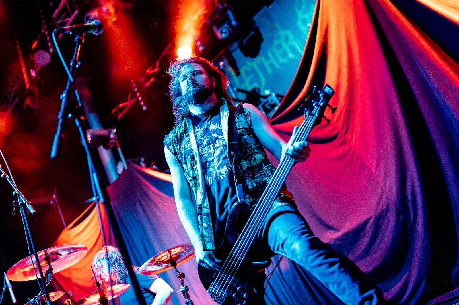 Avatar přivezl do Prahy svůj metalový cirkus, zpěvák vyráběl zvířátka z balónků