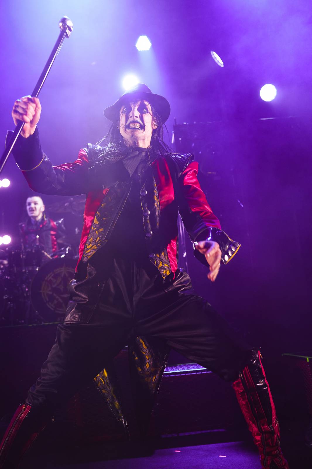 Avatar přivezl do Prahy svůj metalový cirkus, zpěvák vyráběl zvířátka z balónků