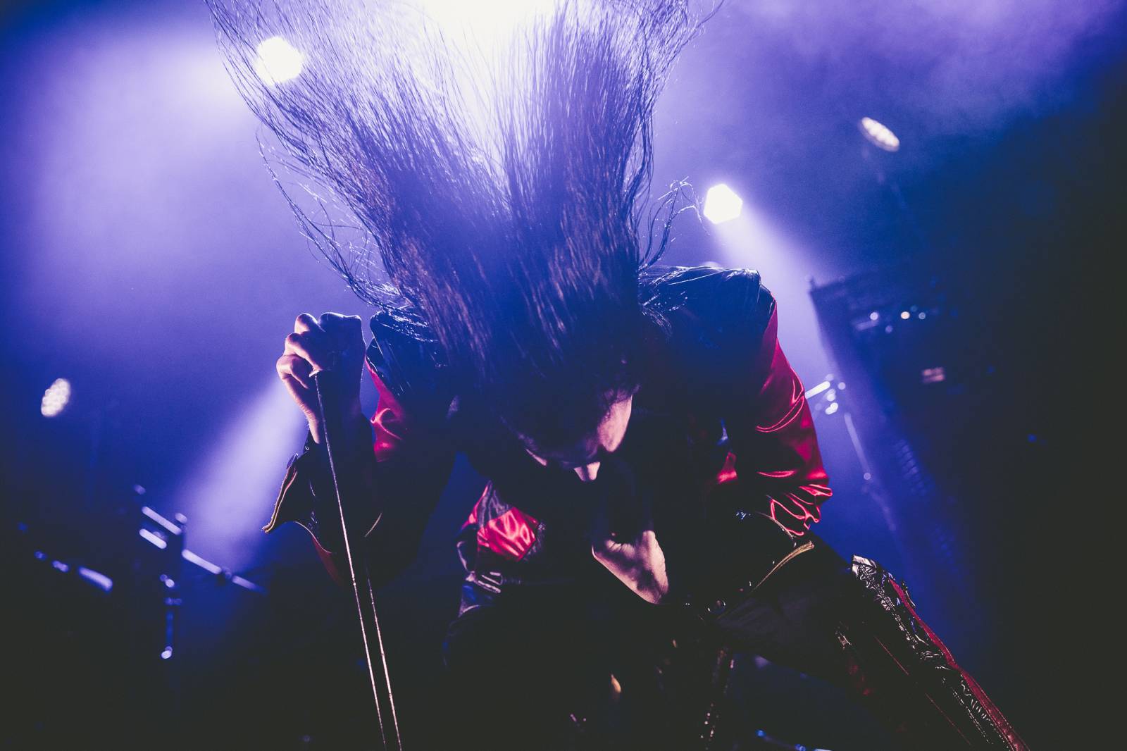 Avatar přivezl do Prahy svůj metalový cirkus, zpěvák vyráběl zvířátka z balónků