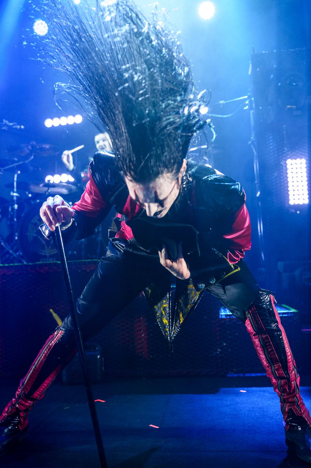 Avatar přivezl do Prahy svůj metalový cirkus, zpěvák vyráběl zvířátka z balónků