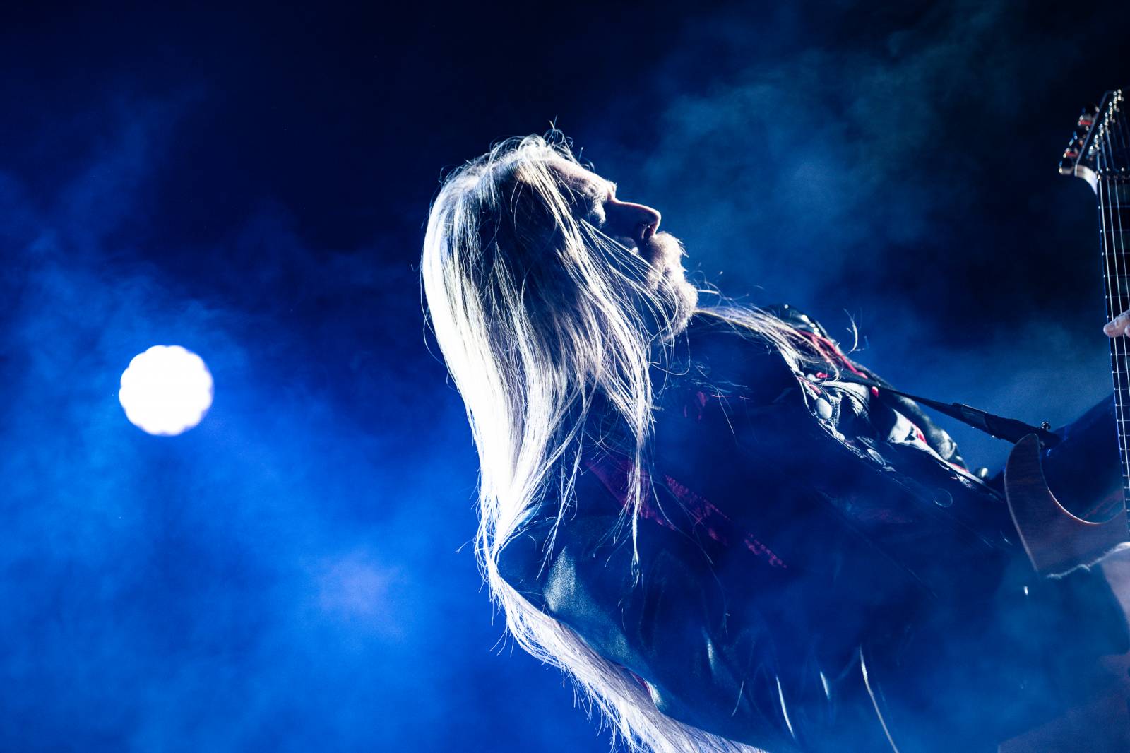 Avatar přivezl do Prahy svůj metalový cirkus, zpěvák vyráběl zvířátka z balónků