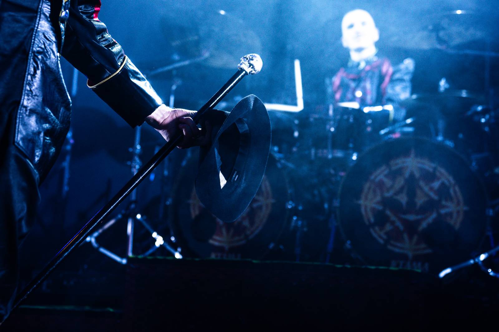 Avatar přivezl do Prahy svůj metalový cirkus, zpěvák vyráběl zvířátka z balónků