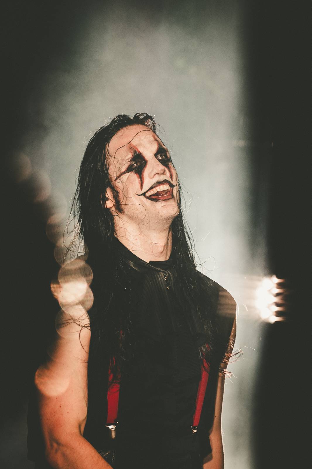 Avatar přivezl do Prahy svůj metalový cirkus, zpěvák vyráběl zvířátka z balónků