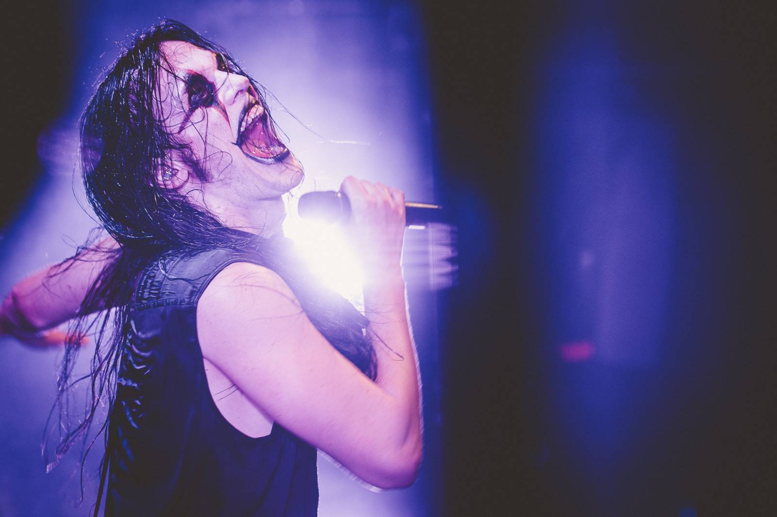 Avatar přivezl do Prahy svůj metalový cirkus, zpěvák vyráběl zvířátka z balónků