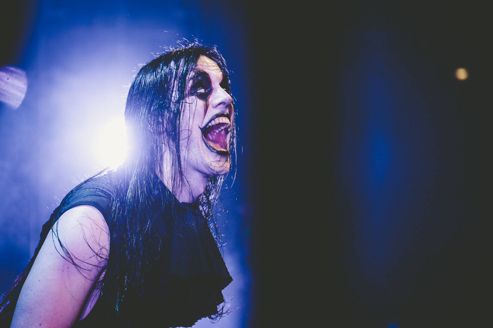 Avatar přivezl do Prahy svůj metalový cirkus, zpěvák vyráběl zvířátka z balónků