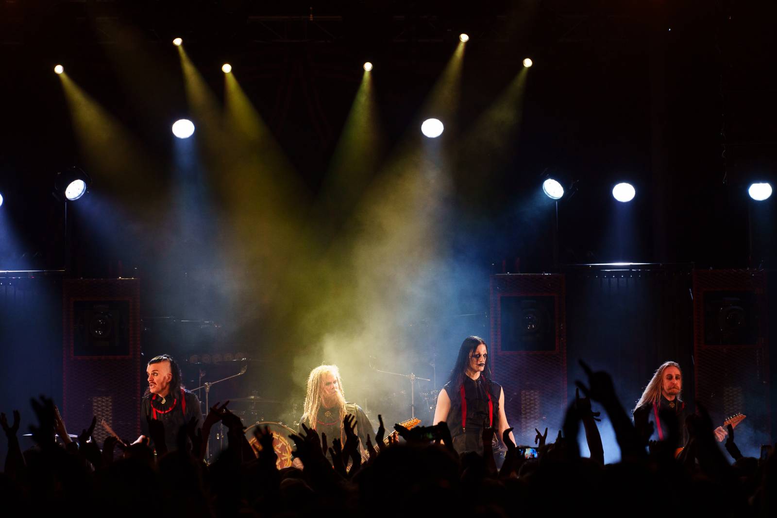 Avatar přivezl do Prahy svůj metalový cirkus, zpěvák vyráběl zvířátka z balónků