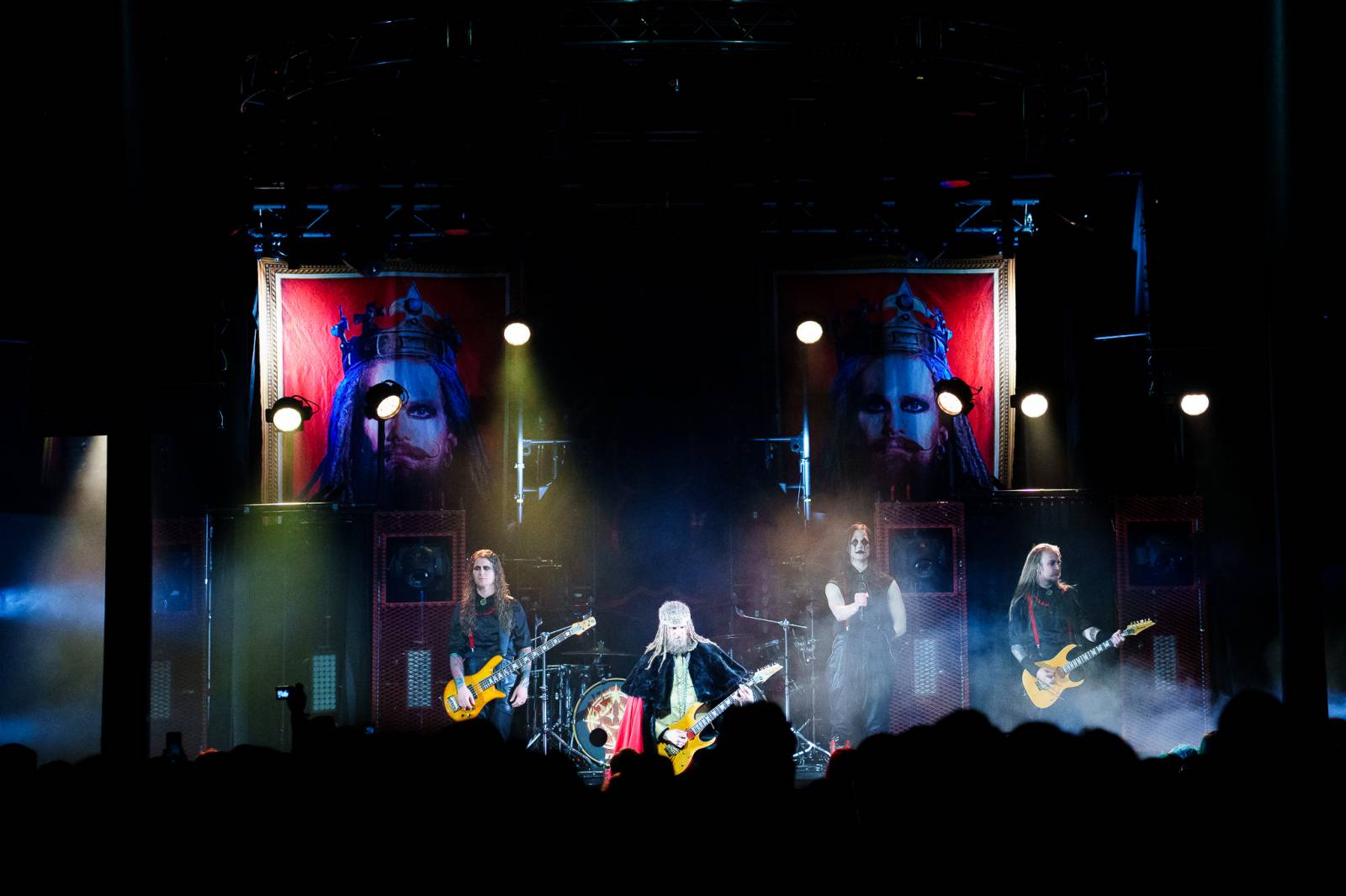 Avatar přivezl do Prahy svůj metalový cirkus, zpěvák vyráběl zvířátka z balónků