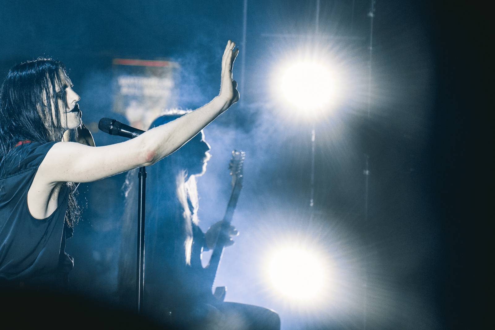 Avatar přivezl do Prahy svůj metalový cirkus, zpěvák vyráběl zvířátka z balónků