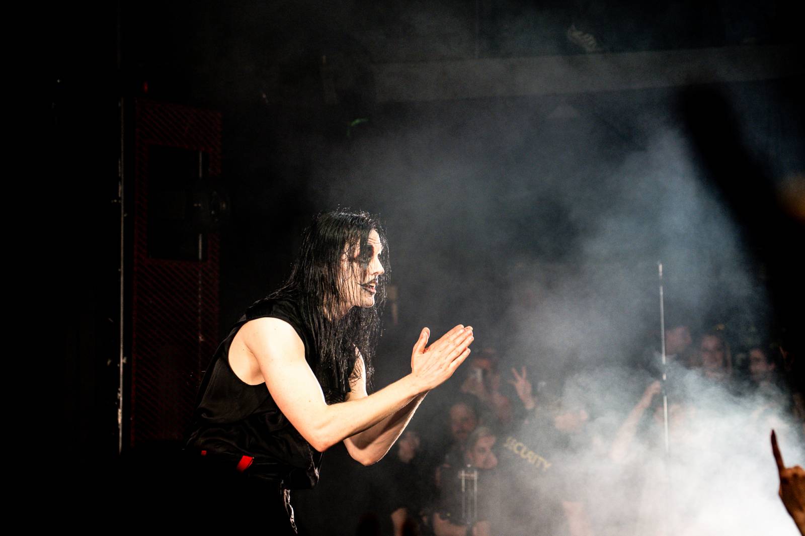 Avatar přivezl do Prahy svůj metalový cirkus, zpěvák vyráběl zvířátka z balónků