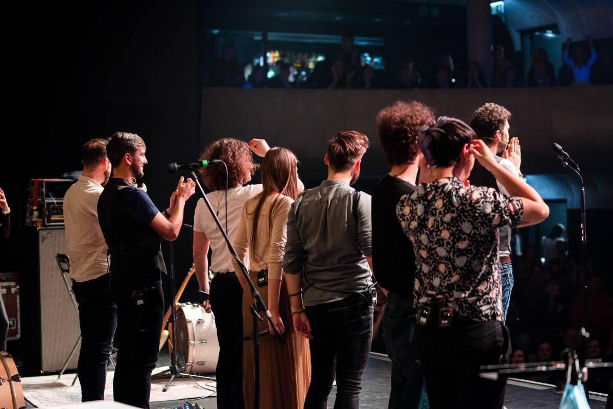 Jelen slavil v Brně deset let na scéně, fanoušky bavil svými historkami